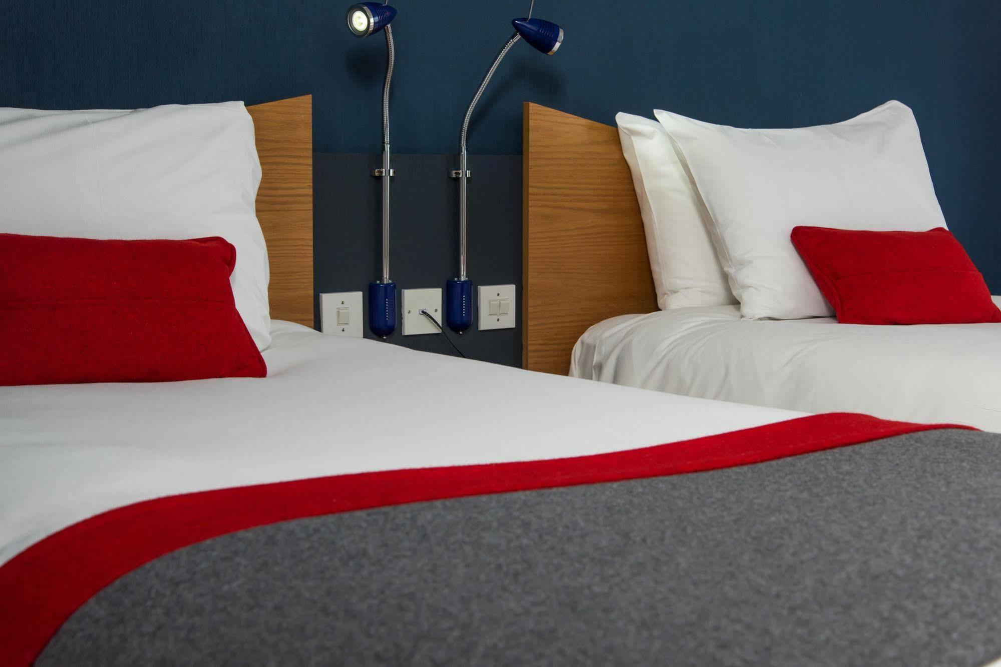 Holiday Inn Express Stoke-On-Trent By Ihg Exterior foto